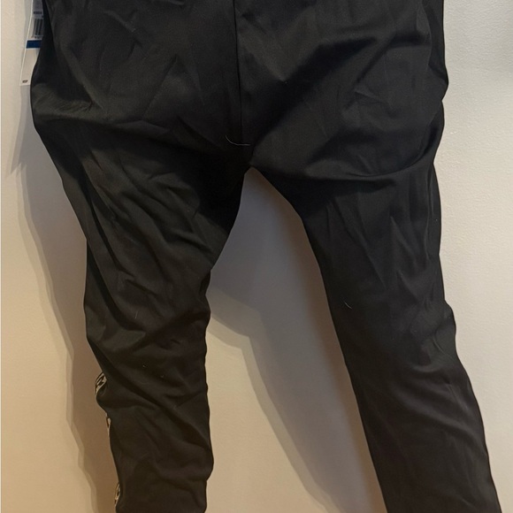 Michael Kors Black High-Waisted Leggings With Shimmered logo down the leg - Picture 7 of 7